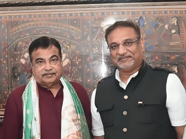 Shre Nitin Gadkari with Dr Prem Garg of IREF India